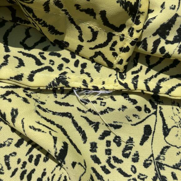 Chartreuse tiger print button up shirt T Tahari - Picture 6 of 7
